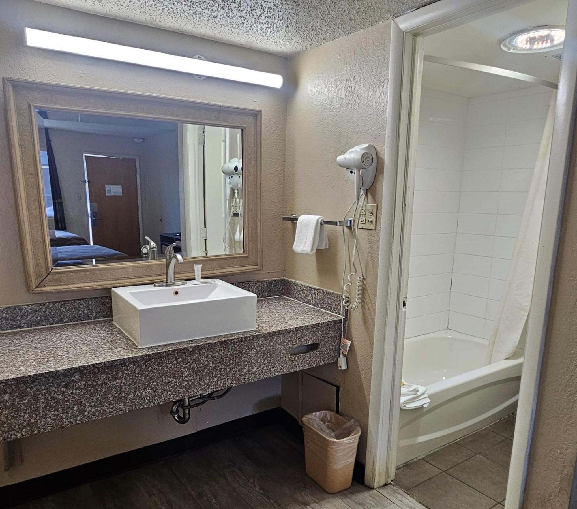 Super 8 By Wyndham Denver Central Exterior photo