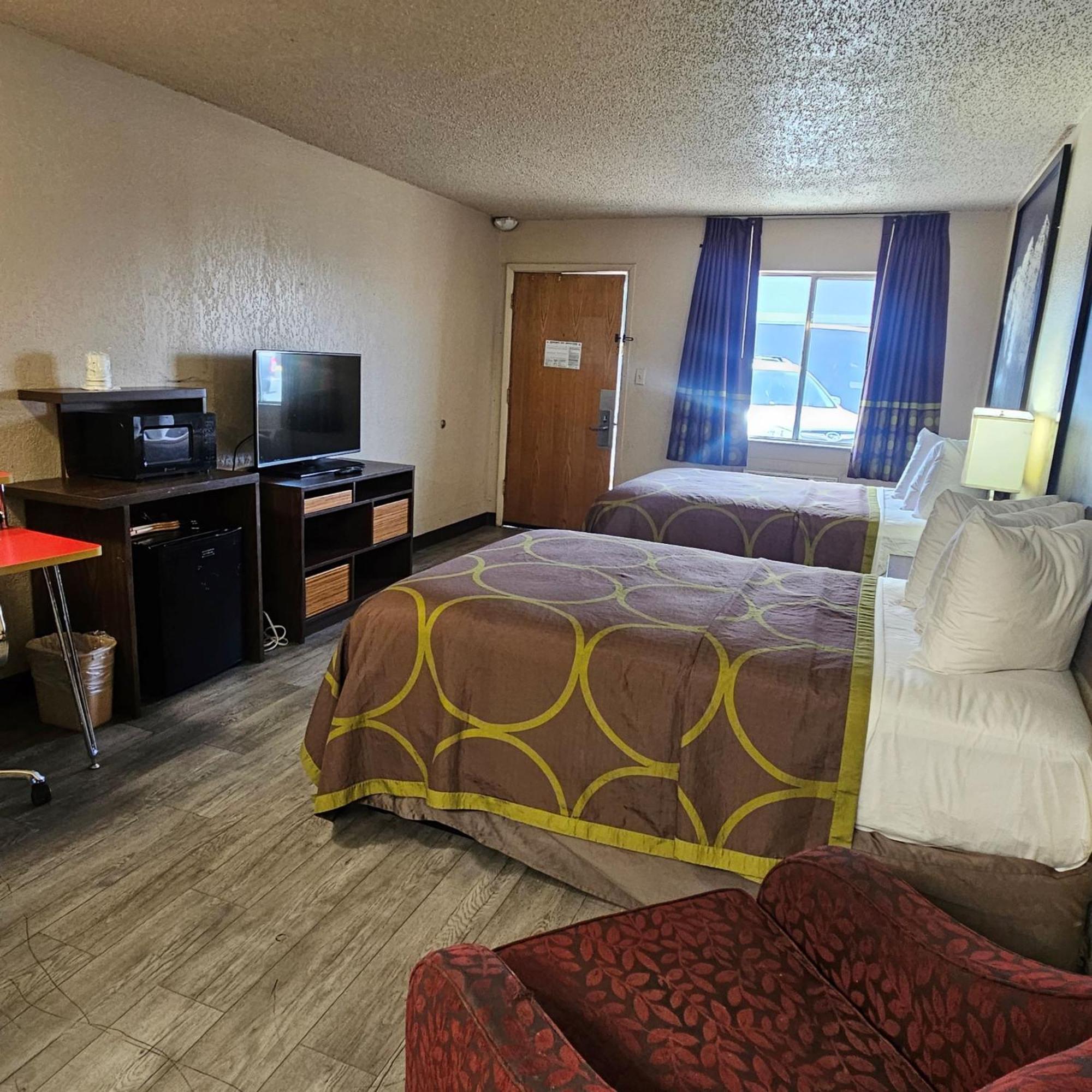 Super 8 By Wyndham Denver Central Exterior photo
