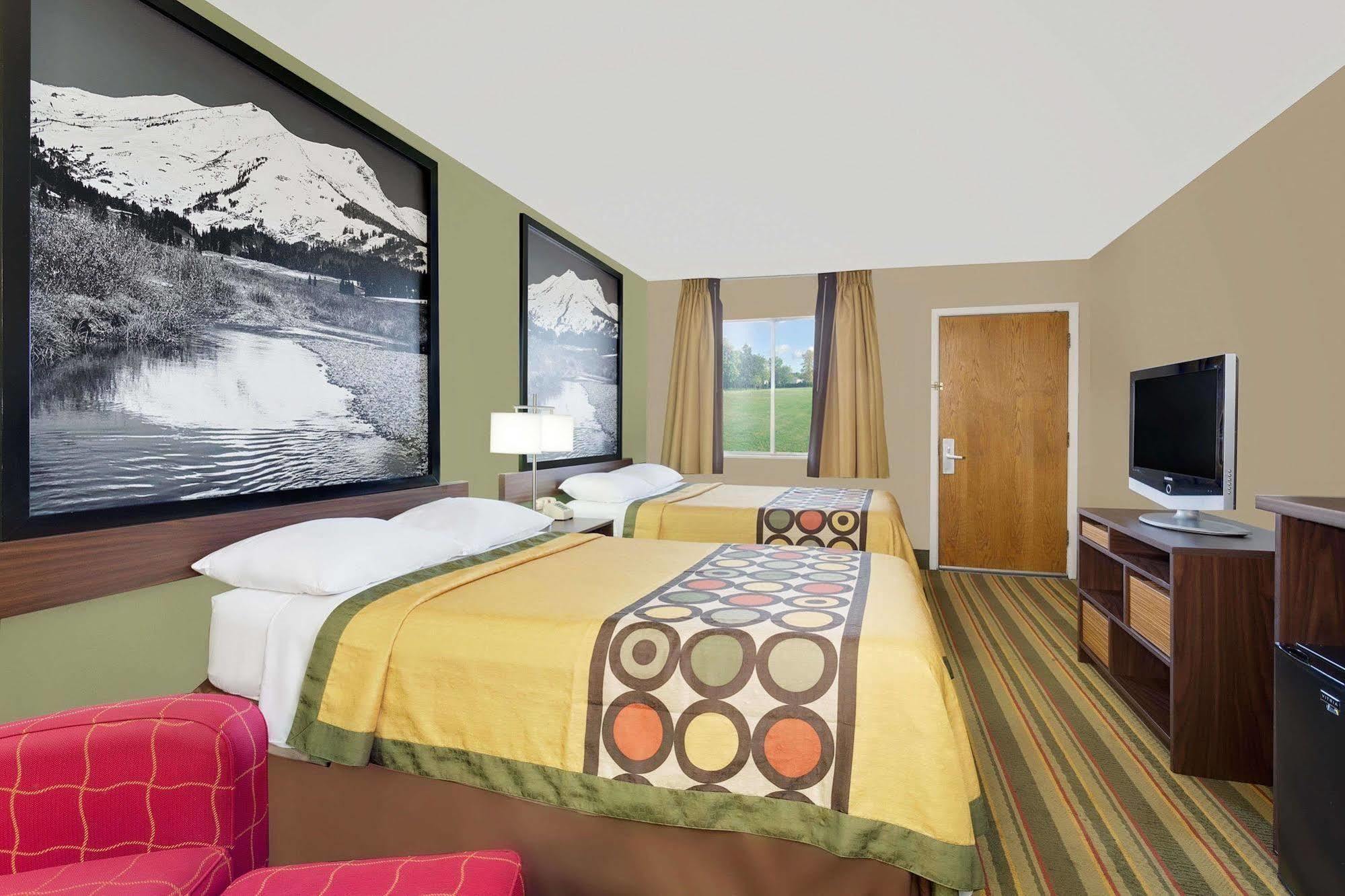 Super 8 By Wyndham Denver Central Exterior photo